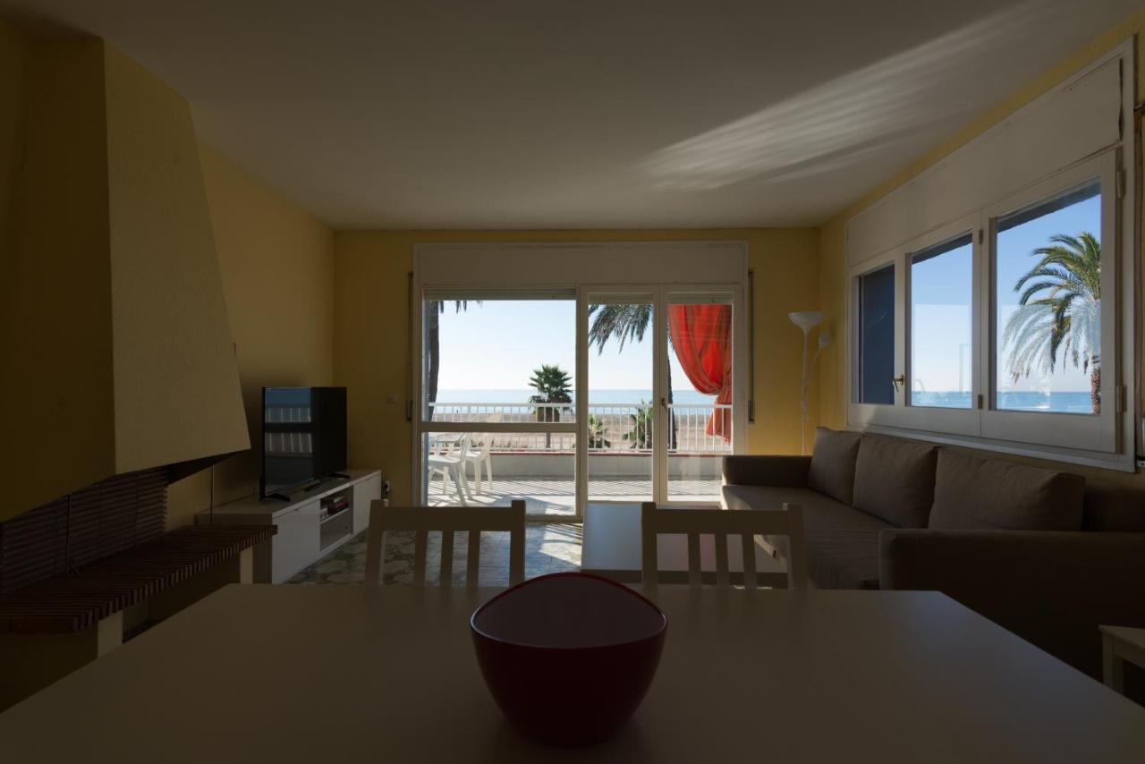 Apartamento En 1Era Linea Mar Con Terraza De 25M2 Castelldefels Exteriör bild