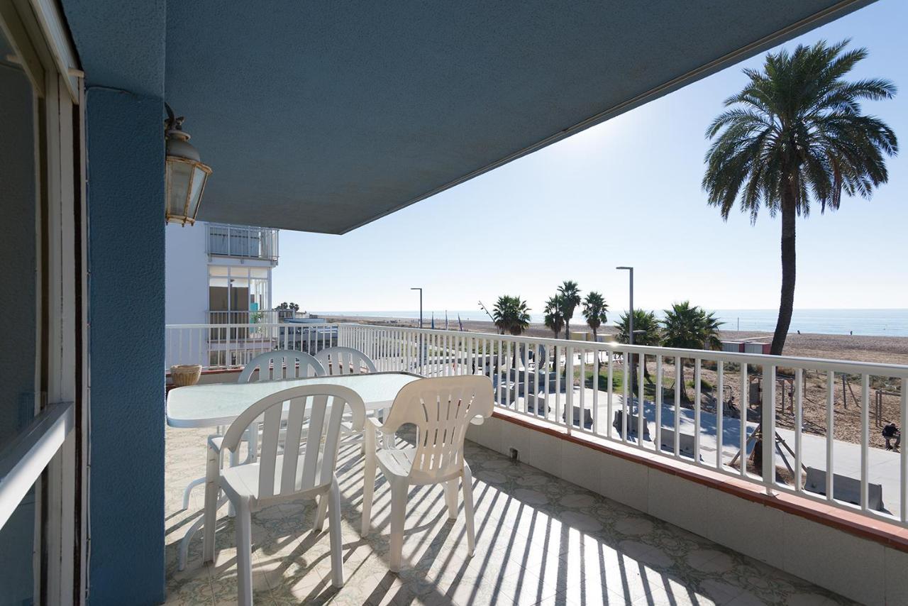 Apartamento En 1Era Linea Mar Con Terraza De 25M2 Castelldefels Exteriör bild